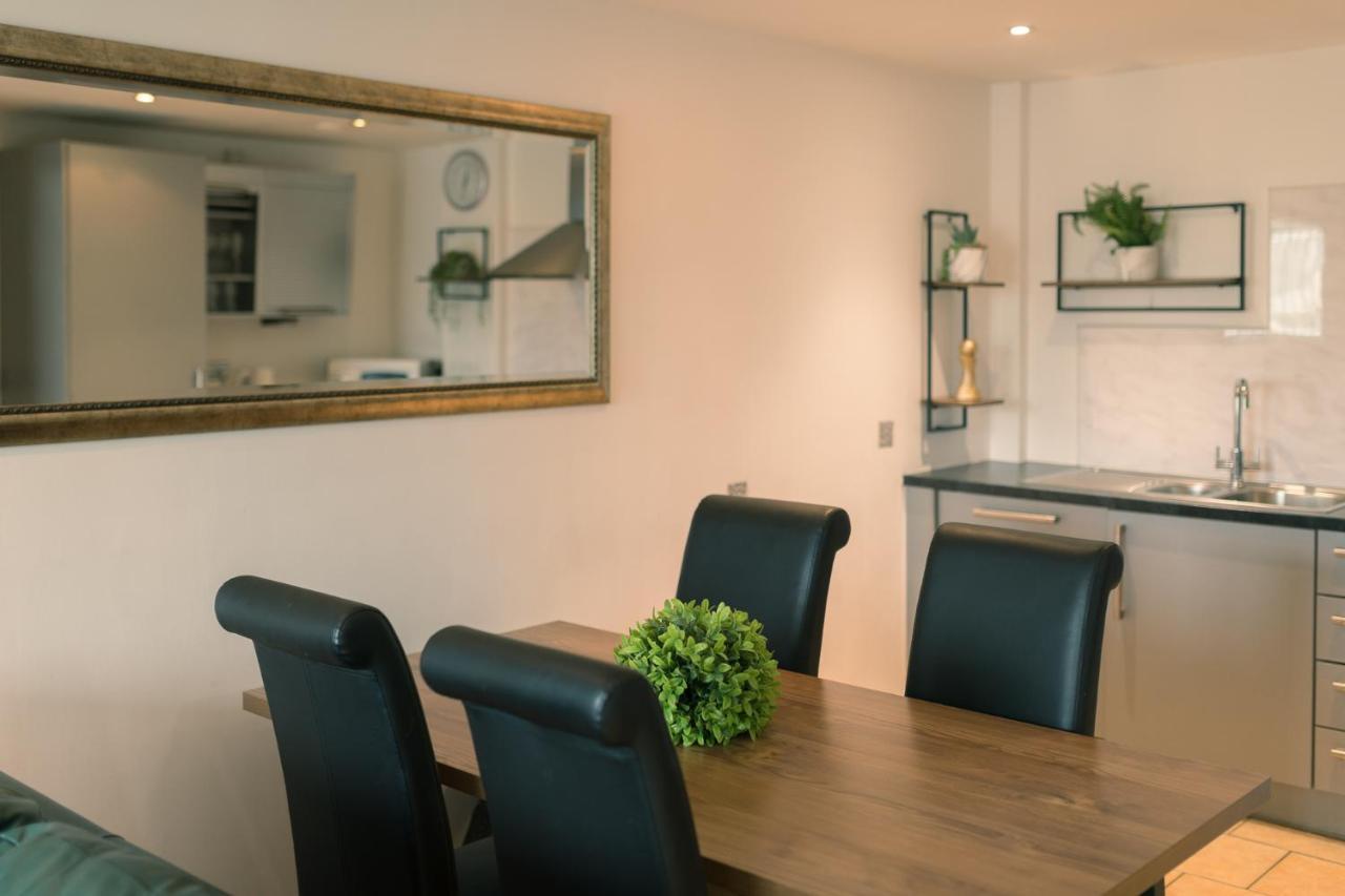 Sidemersey Livings- Convenient And Central 2-Bedroom Haven In L1 ليفربول المظهر الخارجي الصورة