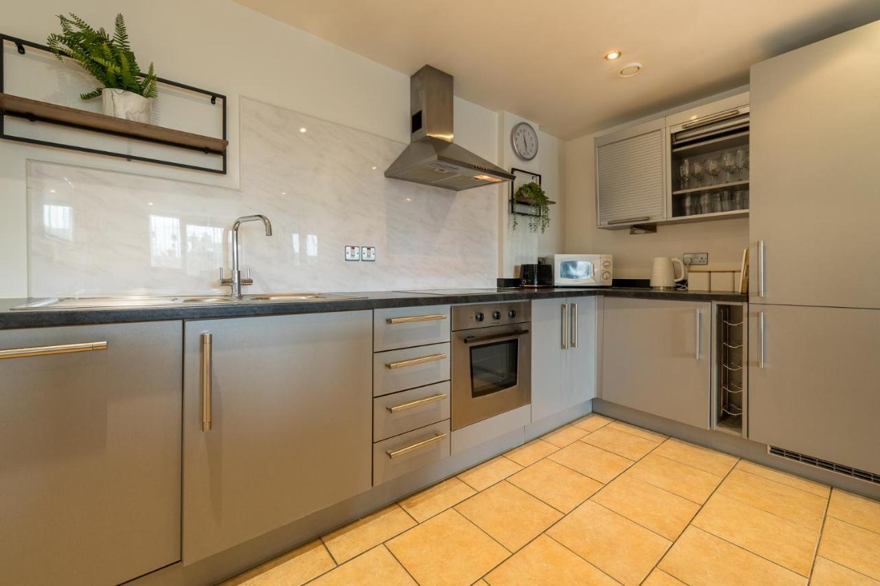 Sidemersey Livings- Convenient And Central 2-Bedroom Haven In L1 ليفربول المظهر الخارجي الصورة