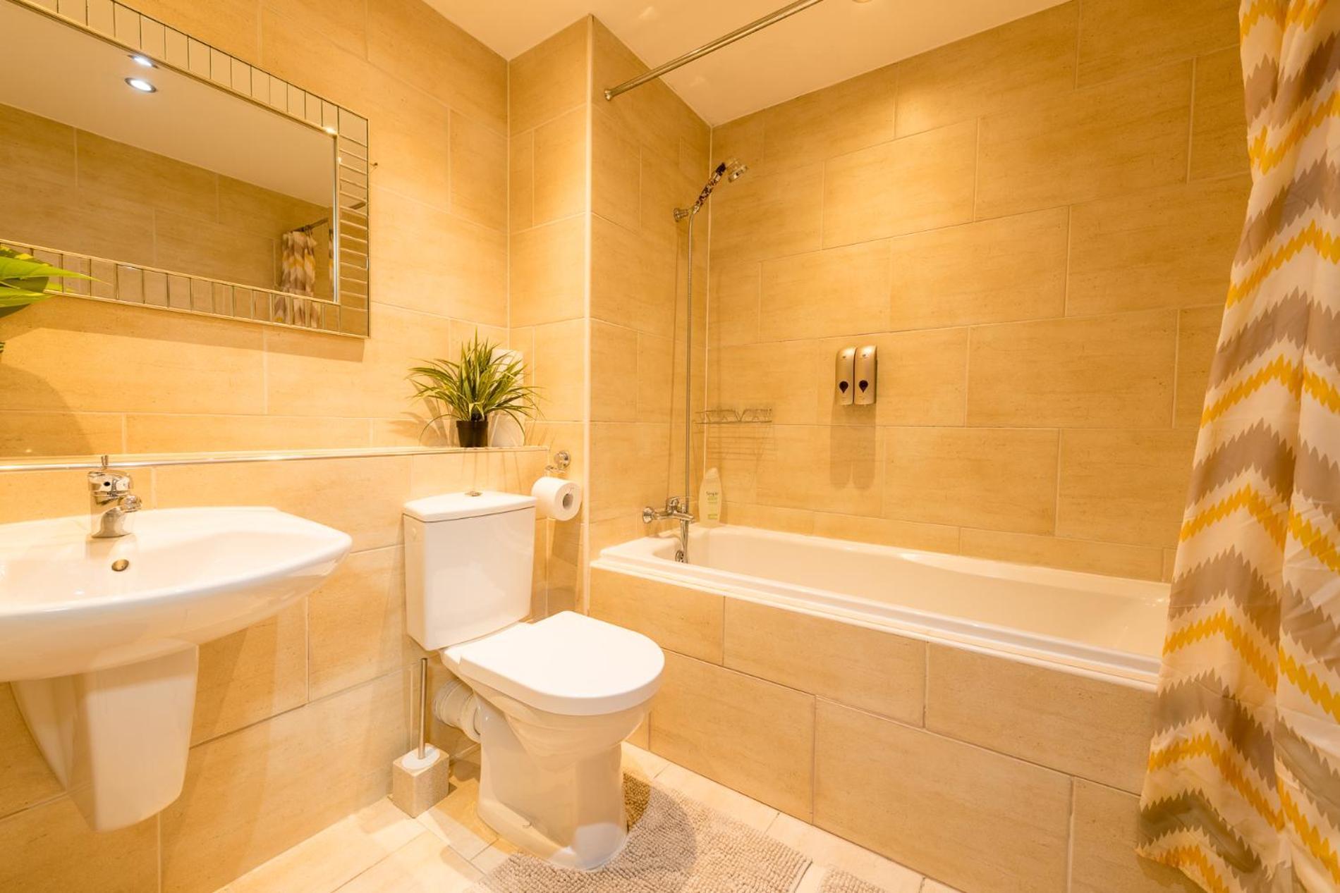 Sidemersey Livings- Convenient And Central 2-Bedroom Haven In L1 ليفربول المظهر الخارجي الصورة