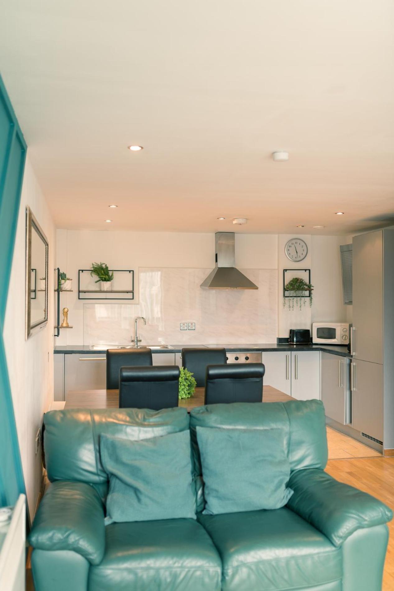 Sidemersey Livings- Convenient And Central 2-Bedroom Haven In L1 ليفربول المظهر الخارجي الصورة